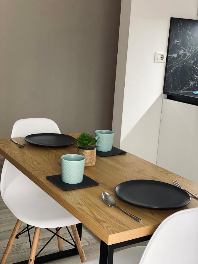 Apartamento Newly Renovated One Bedroom In Tirana